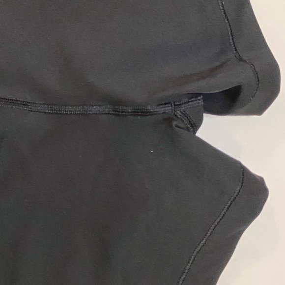 💵PRICE DROP!!! Under Armour Compression Shorts -NEVER WORN! - Picture 6 of 7